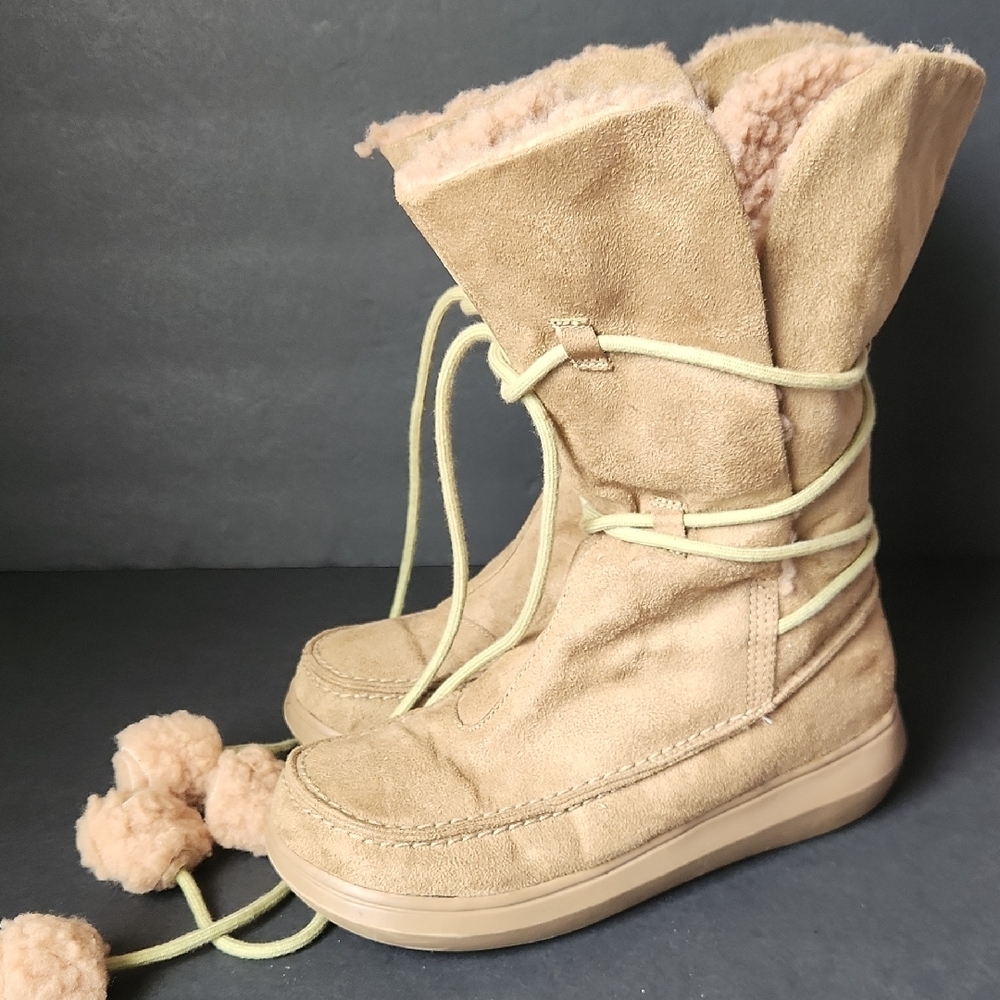 Charlotte Russe Tan Winter Boots with Pom Pom Laces Size 7